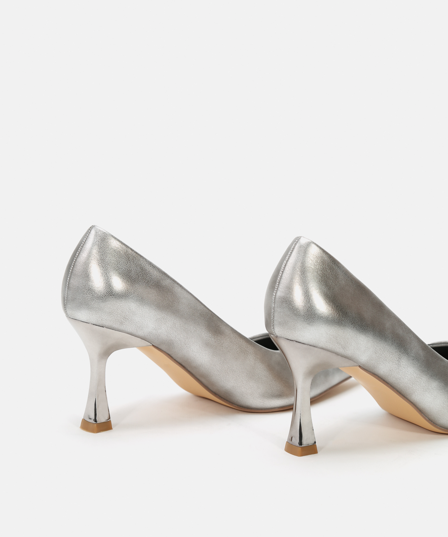 Sapatos salto fino image number null